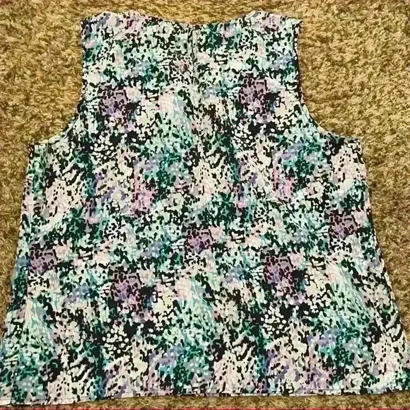 Christopher & Banks Purple‎ Dotted Tank Top - Picture 2 of 5